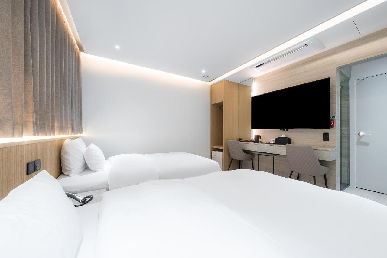 Brown Dot Hotel Pyeonghwa Plaza Mokpho Kültér fotó