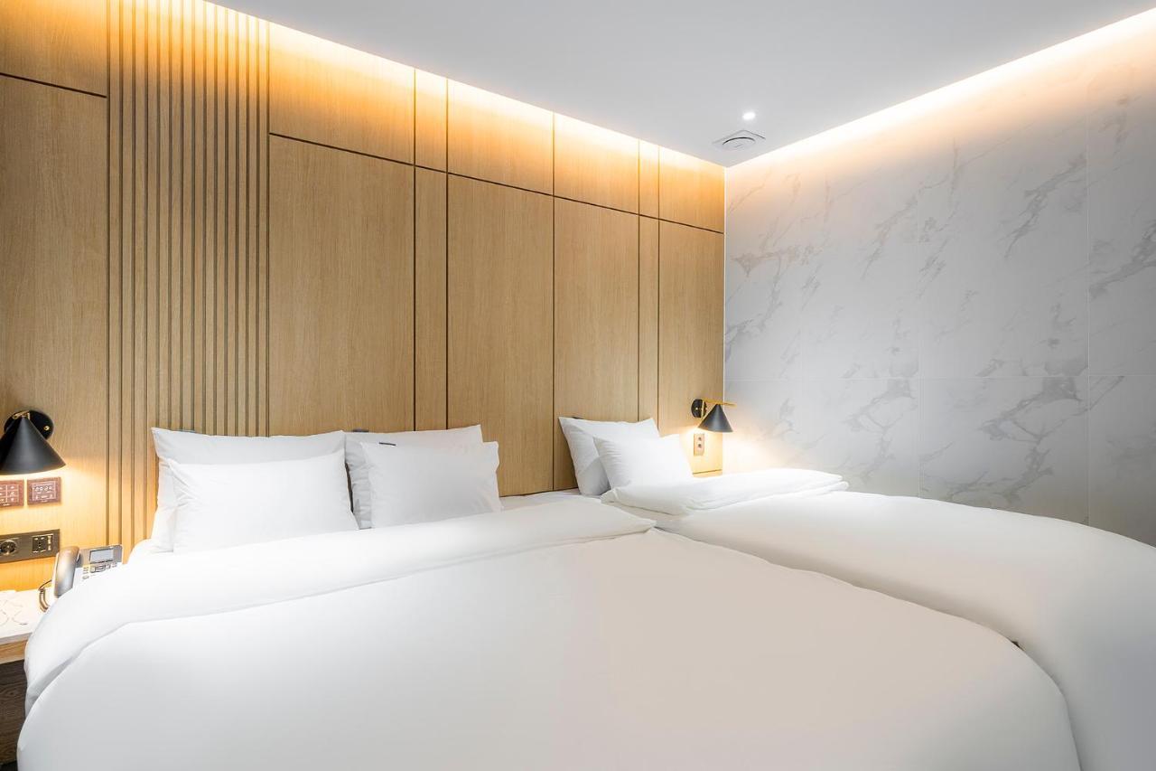 Brown Dot Hotel Pyeonghwa Plaza Mokpho Kültér fotó