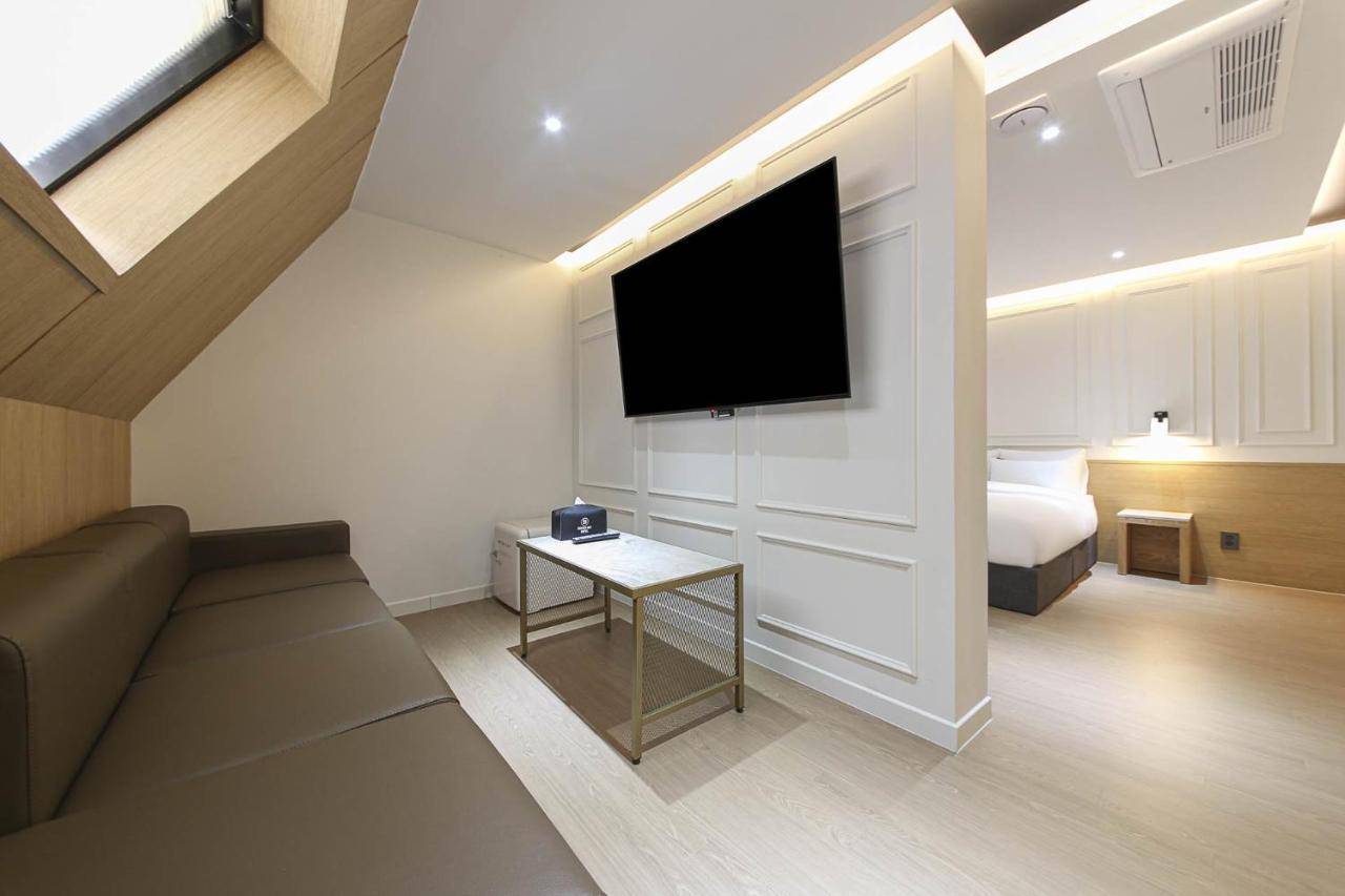 Brown Dot Hotel Pyeonghwa Plaza Mokpho Kültér fotó