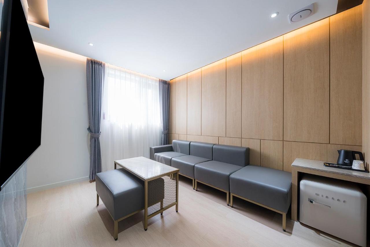 Brown Dot Hotel Pyeonghwa Plaza Mokpho Kültér fotó