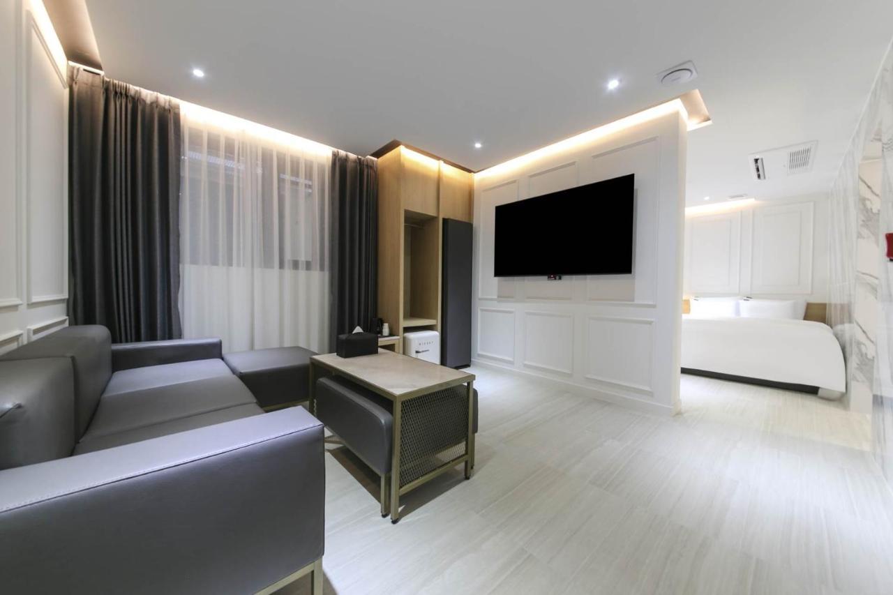 Brown Dot Hotel Pyeonghwa Plaza Mokpho Kültér fotó