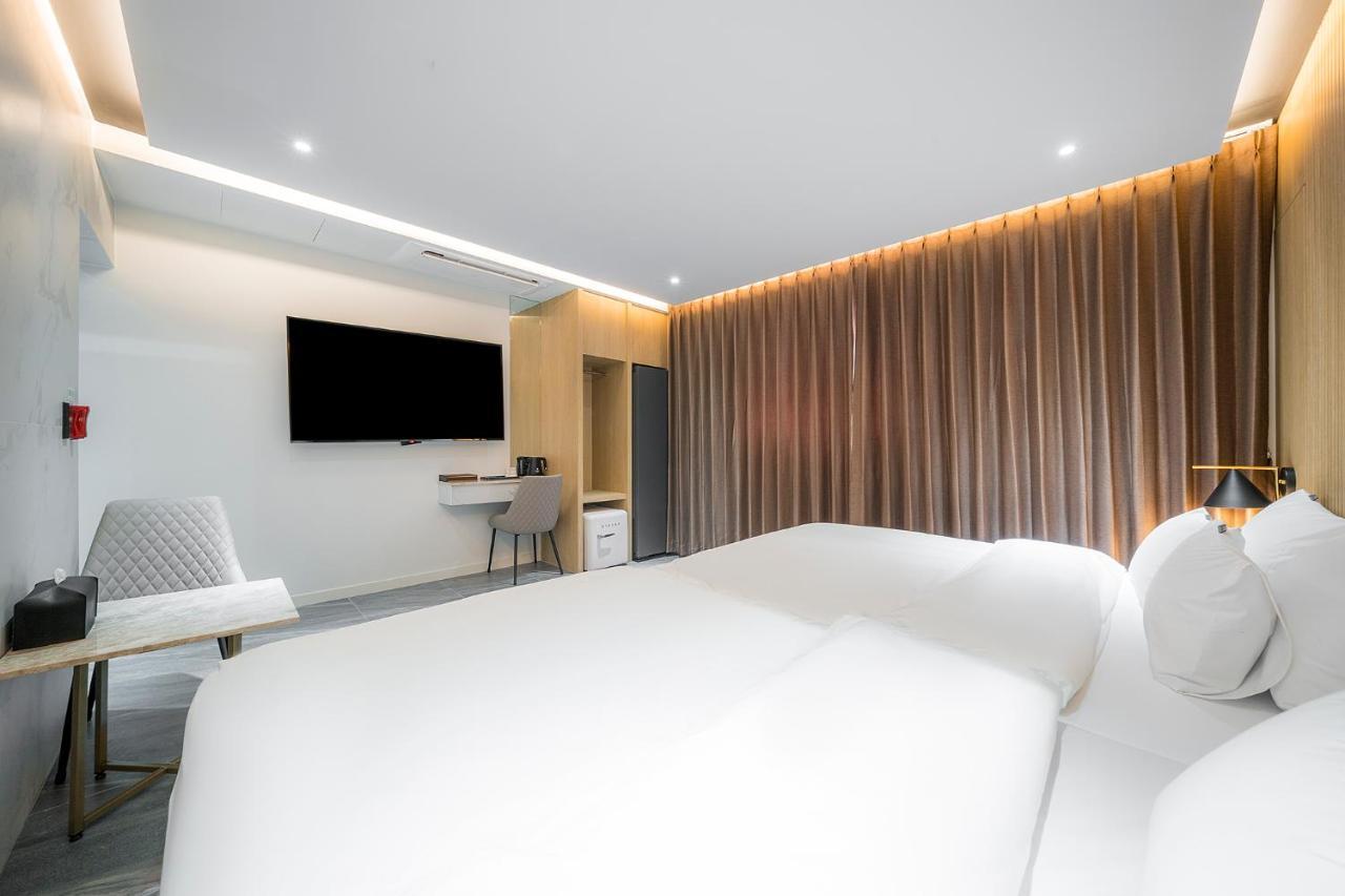 Brown Dot Hotel Pyeonghwa Plaza Mokpho Kültér fotó