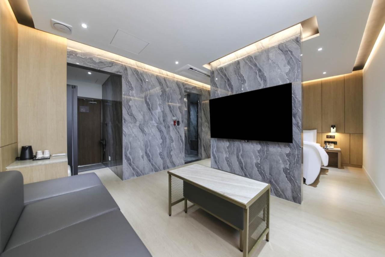Brown Dot Hotel Pyeonghwa Plaza Mokpho Kültér fotó