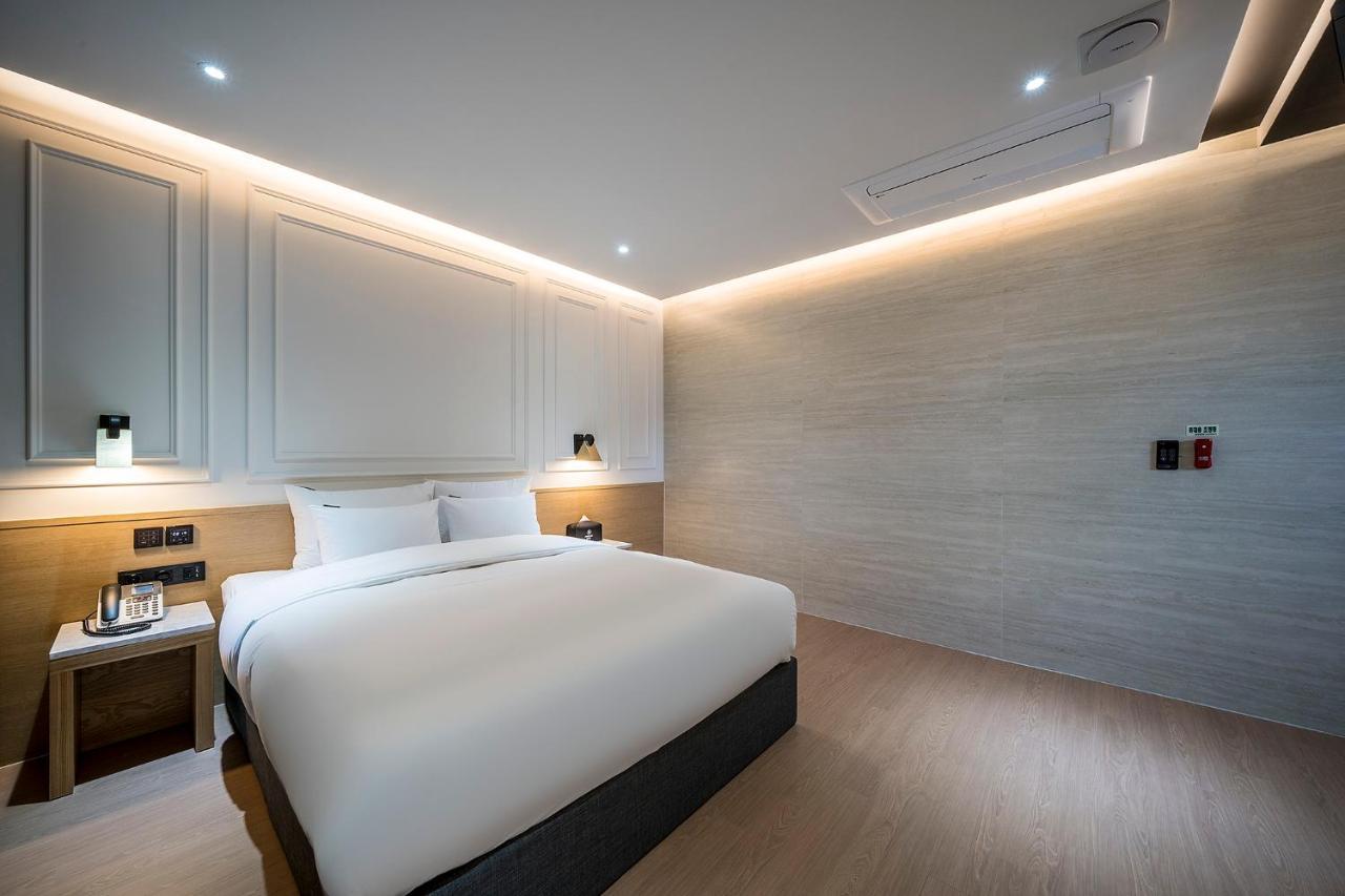 Brown Dot Hotel Pyeonghwa Plaza Mokpho Kültér fotó