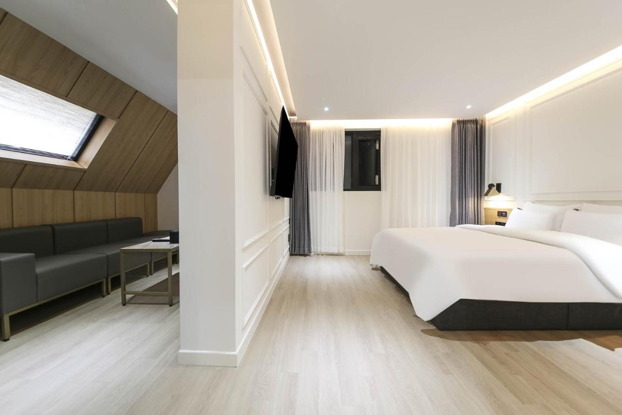 Brown Dot Hotel Pyeonghwa Plaza Mokpho Kültér fotó