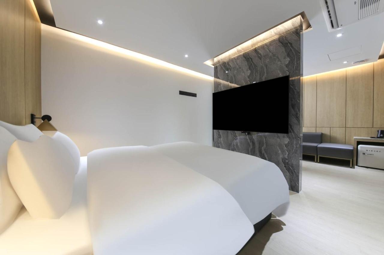 Brown Dot Hotel Pyeonghwa Plaza Mokpho Kültér fotó