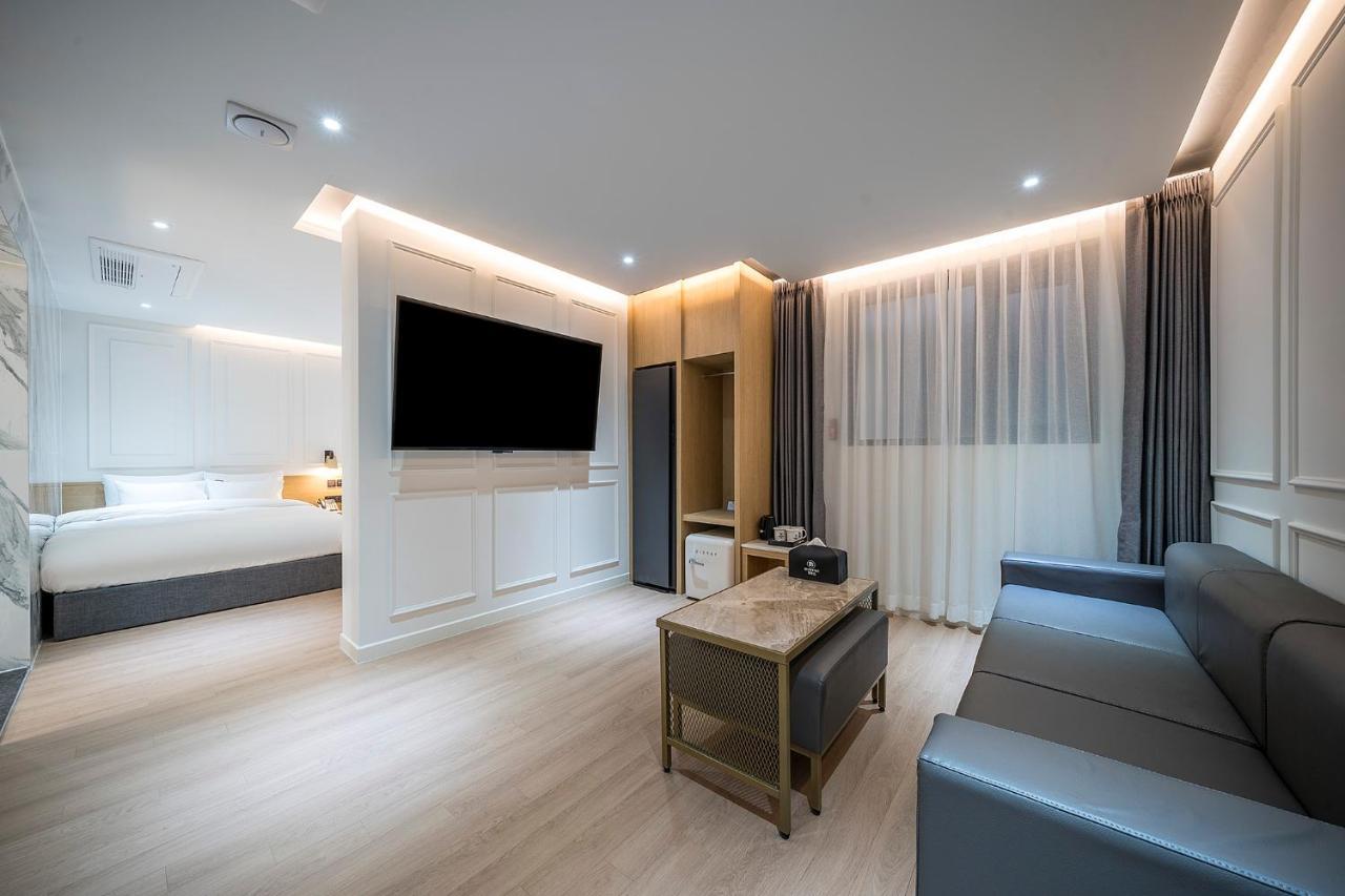 Brown Dot Hotel Pyeonghwa Plaza Mokpho Kültér fotó